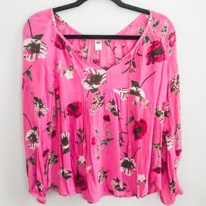 Pink/floral/flowy top perfect for spring 🌺